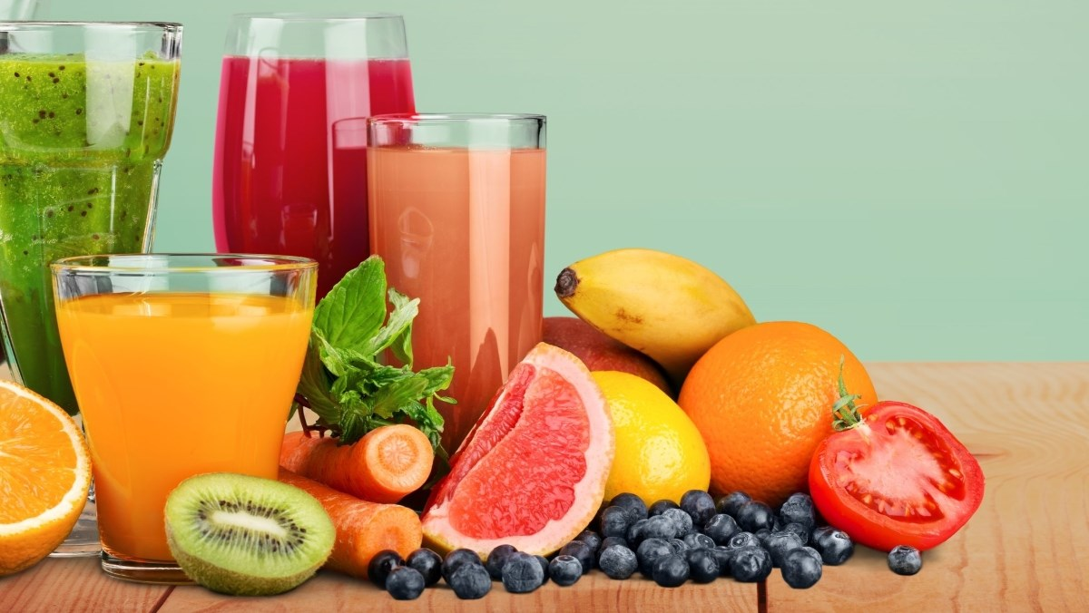 Uống một cốc nước trái cây khi hạ đường huyết đột ngột