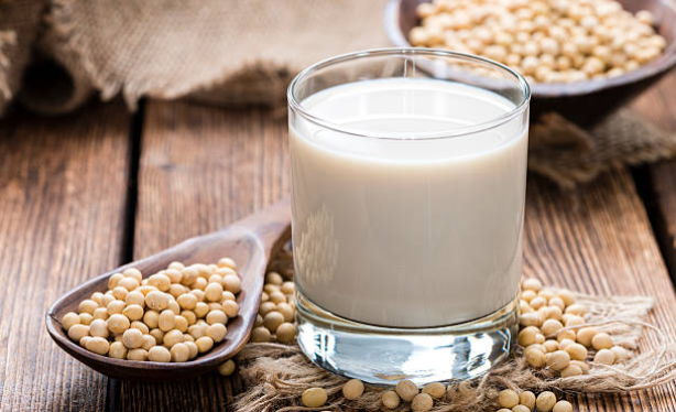 Người bệnh gút có thể uống sữa đậu nành