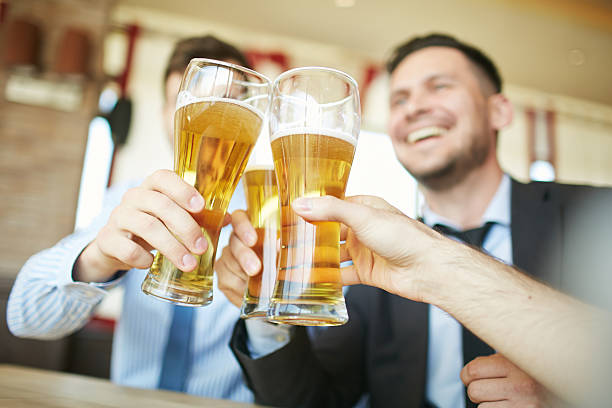 Bia kích thích cơ thể tăng sản xuất acid uric