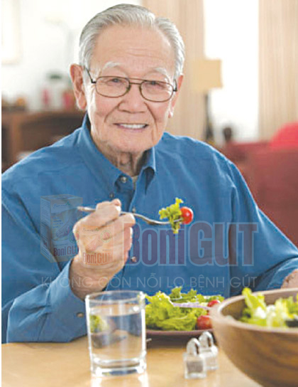  Bác Đinh Văn Giao (73 tuổi)