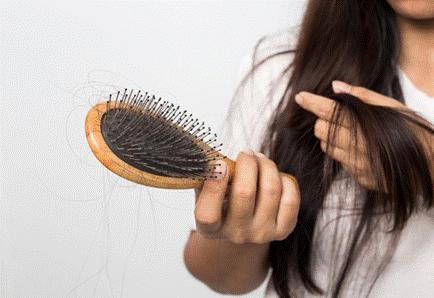 Rụng tóc sau sinh: nguyên nhân, biện pháp khắc phục