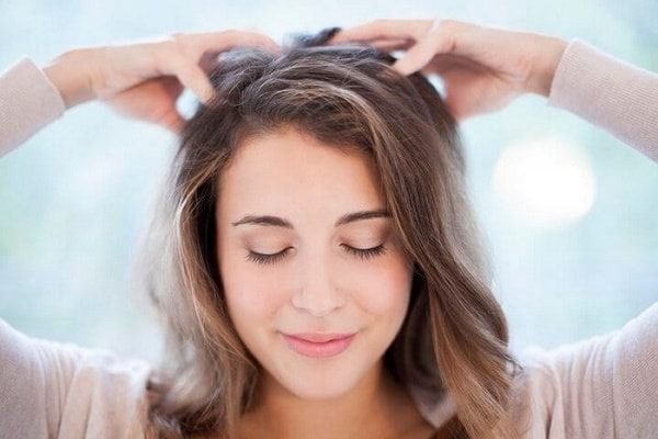 Massage da đầu thường xuyên mỗi ngày giúp chân tóc chắc khỏe