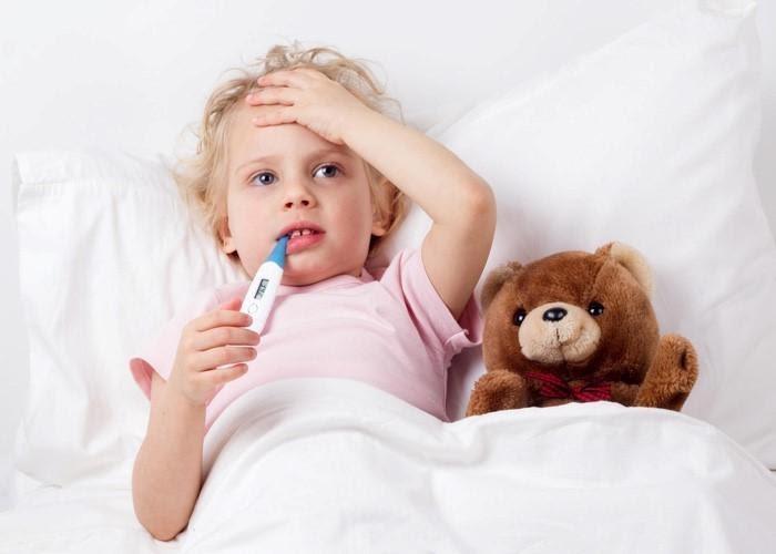 Trẻ bị ốm sốt thường cảm thấy chán ăn, bỏ ăn