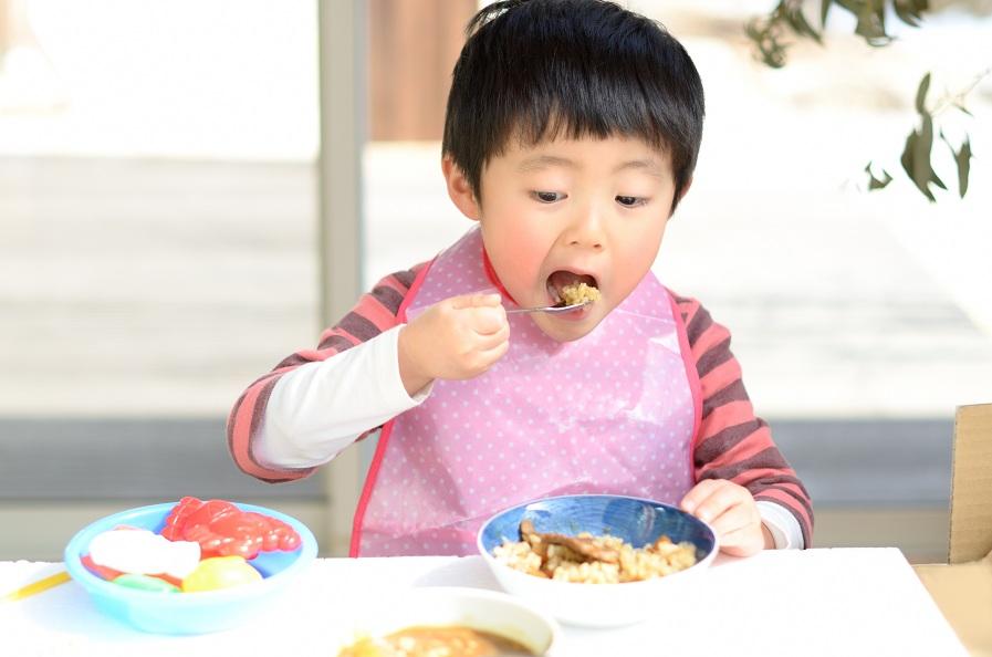 Trẻ ăn nhiều không tăng cân phải làm sao?
