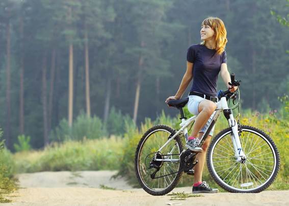 Người bệnh suy giãn tĩnh mạch chân có nên đạp xe không ?