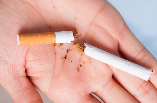 Bỏ thuốc lá là điều cần làm để cải thiện tình trạng phổi yếu