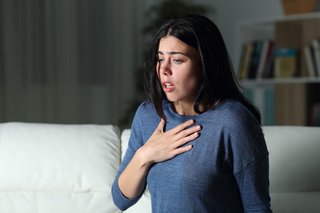 Người bị phổi yếu có dấu hiệu khó thở
