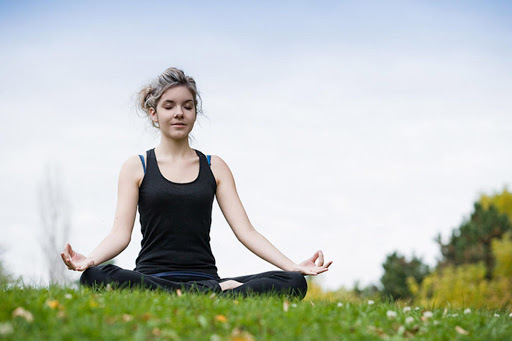 Người bệnh viêm phế quản mãn tính nên tập yoga đều đặn hàng ngày