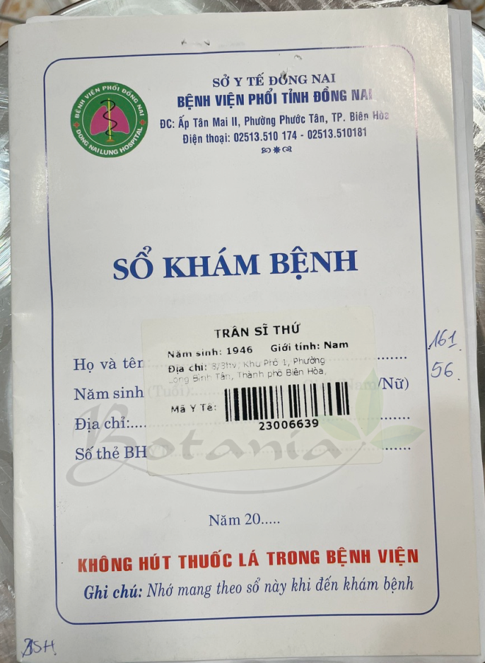 Đến nay bác Thứ vẫn giữ sổ khám bệnh và đơn thuốc của bệnh viện Phổi Đồng Nai