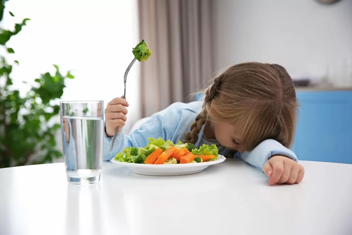 Những sai lầm cha mẹ cần tránh khi chăm sóc trẻ biếng ăn