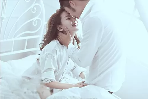 Hỏi: Vợ chồng thỉnh thoảng mới gần nhau, có biện pháp tránh thai nào phù hợp?